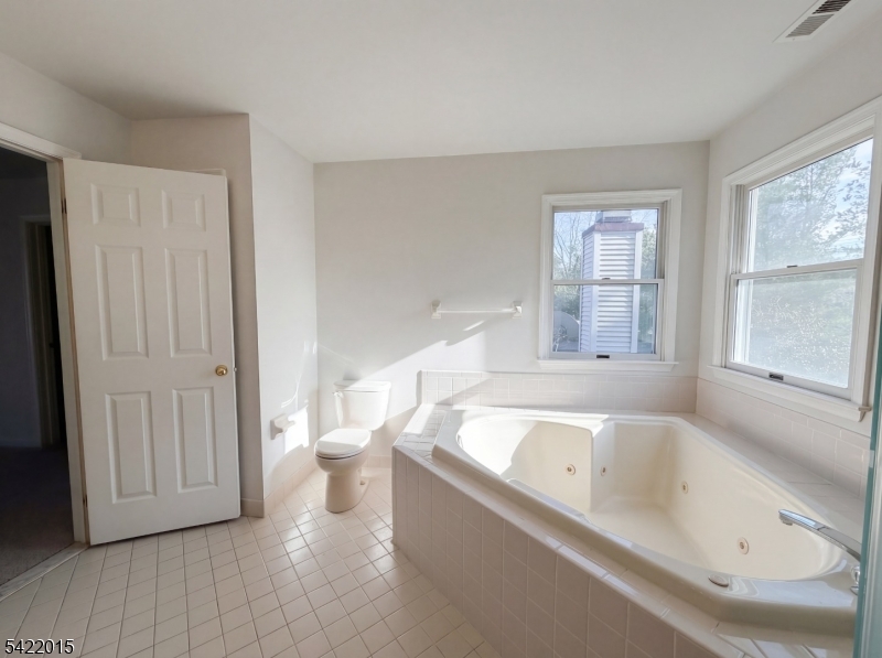 40 Glen Eagles Rd