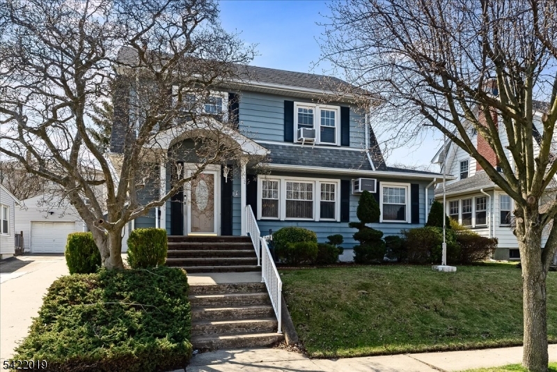 52 Manner Ave