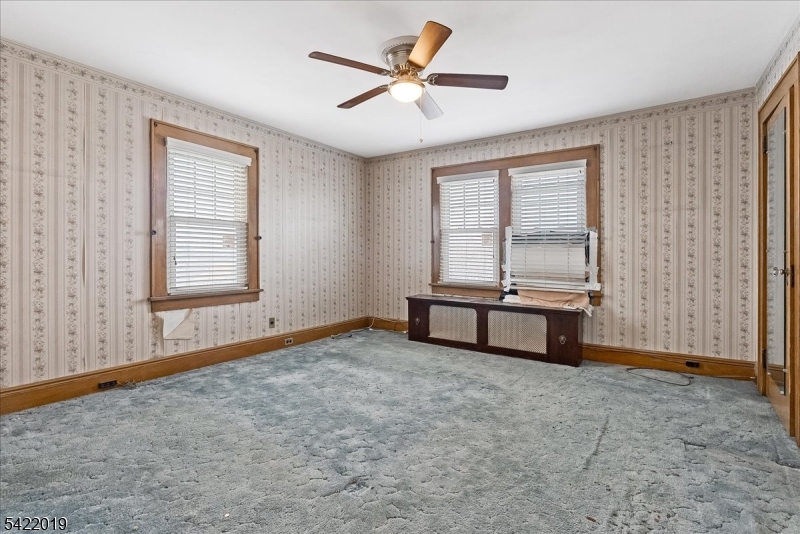 52 Manner Ave
