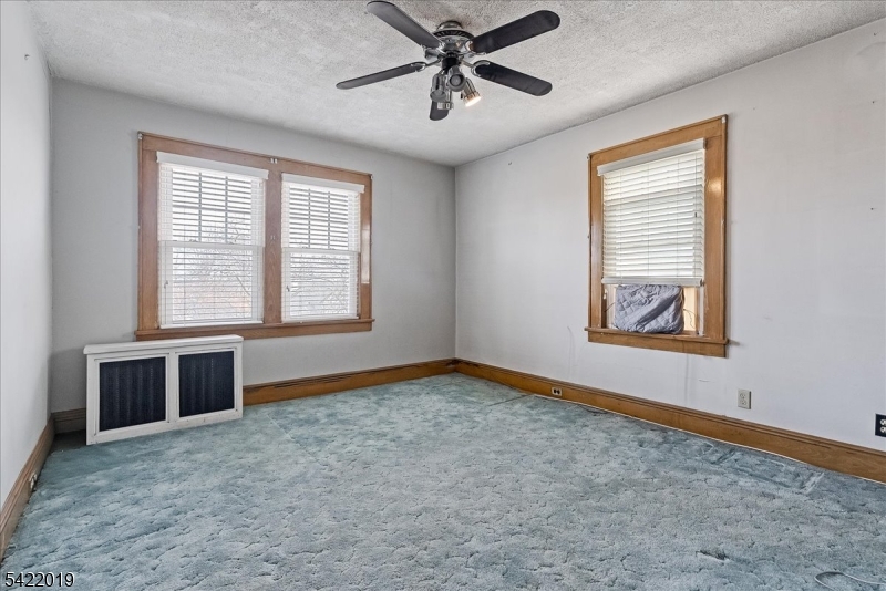 52 Manner Ave