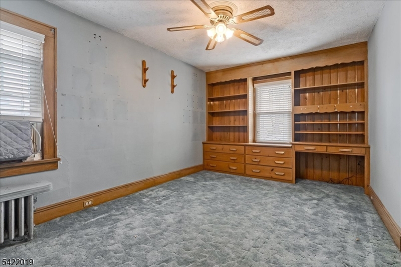 52 Manner Ave