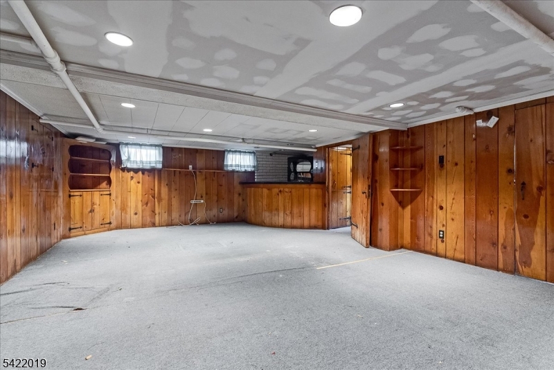 52 Manner Ave