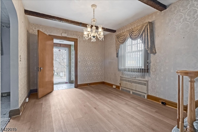 52 Manner Ave