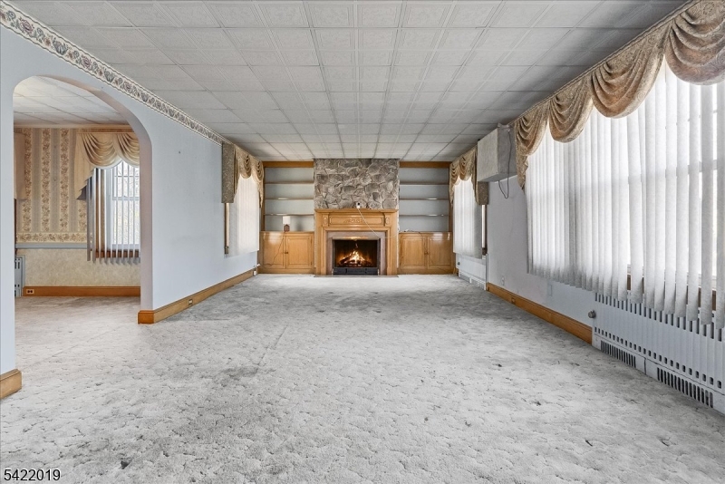 52 Manner Ave