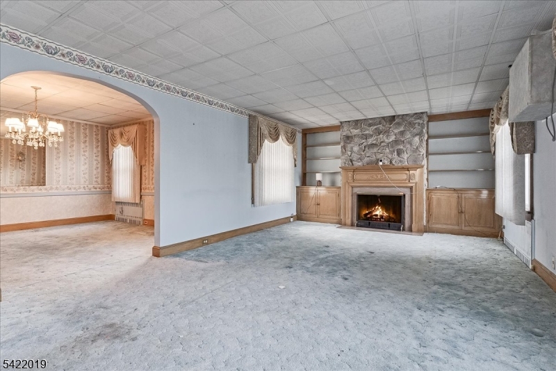 52 Manner Ave
