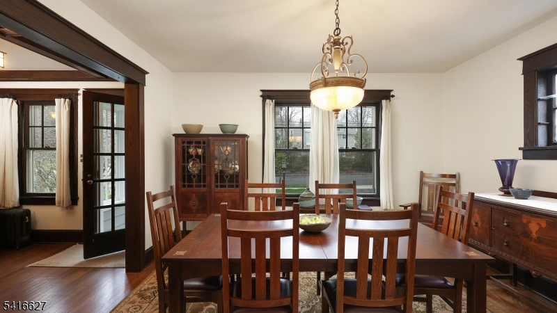 555 Shackamaxon Dr