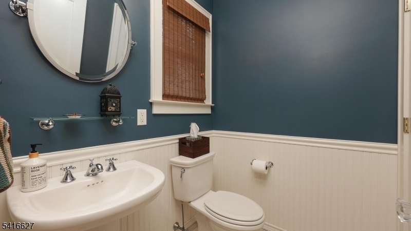 555 Shackamaxon Dr