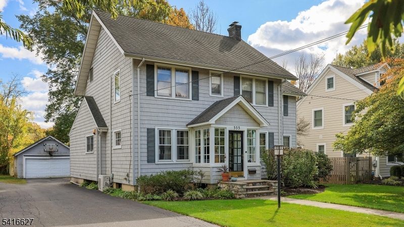 555 Shackamaxon Dr