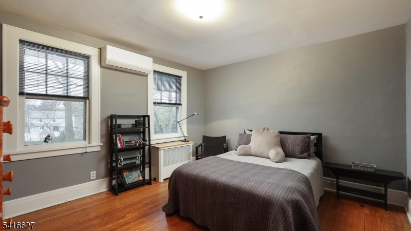 555 Shackamaxon Dr