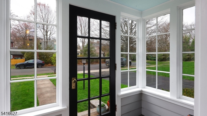 555 Shackamaxon Dr