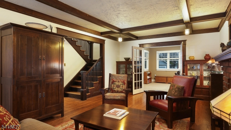 555 Shackamaxon Dr