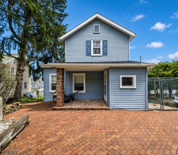 24 W Main St