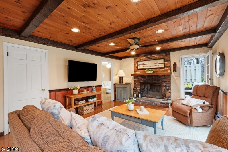10 Turtleback Rd