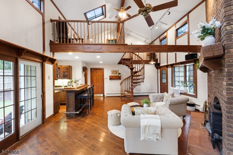 10 Turtleback Rd