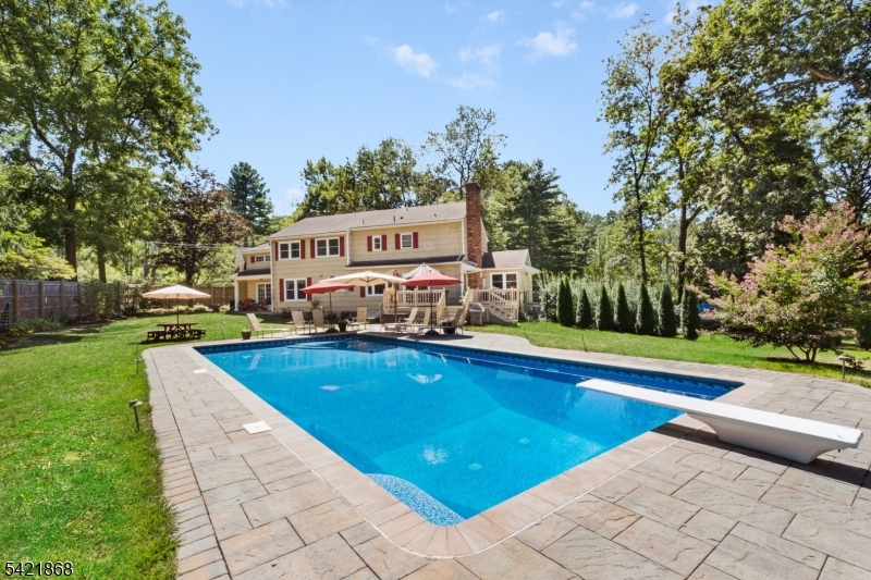 10 Turtleback Rd