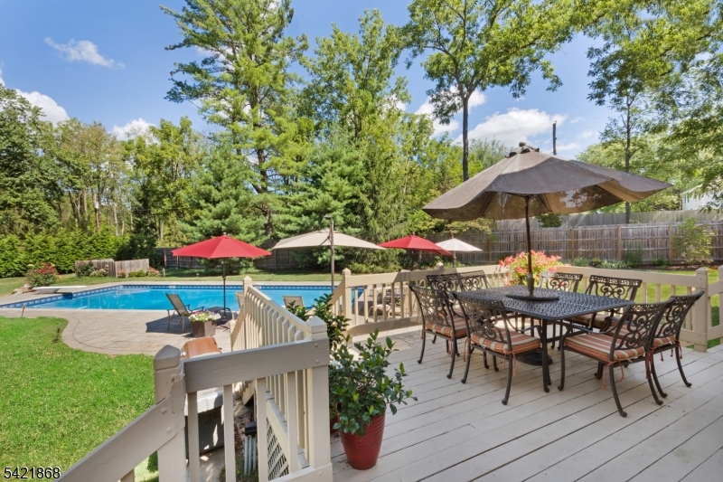 10 Turtleback Rd