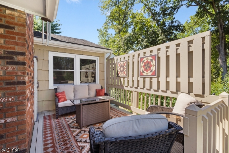 10 Turtleback Rd