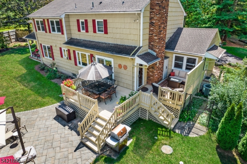 10 Turtleback Rd