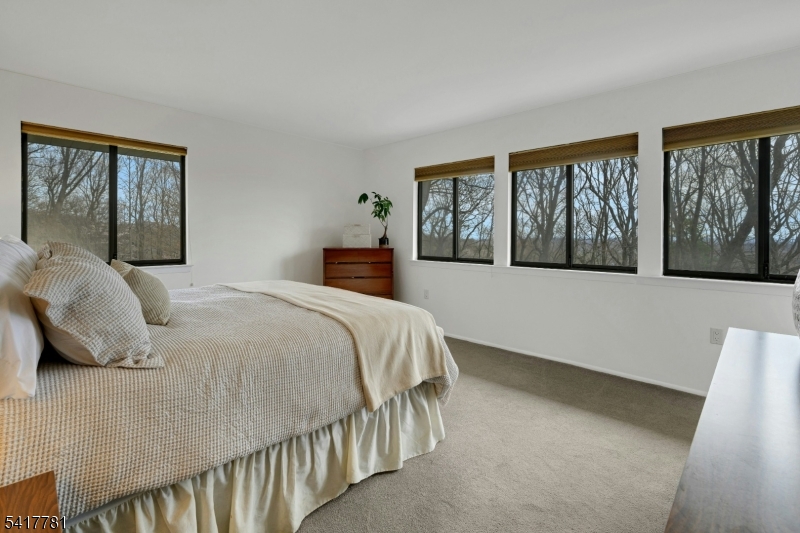 6 Lynnfield Dr