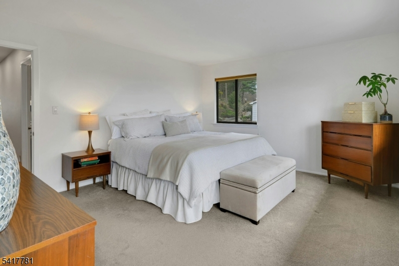 6 Lynnfield Dr