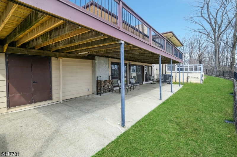 6 Lynnfield Dr