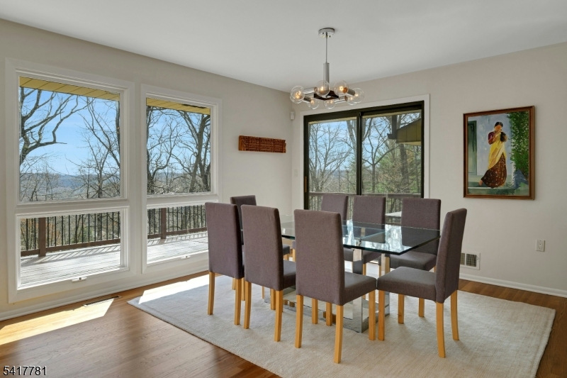 6 Lynnfield Dr