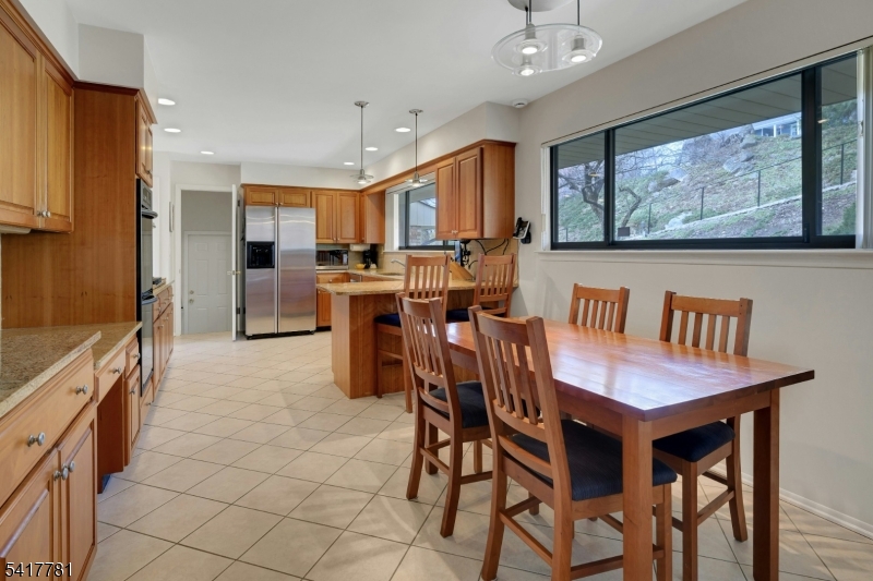 6 Lynnfield Dr
