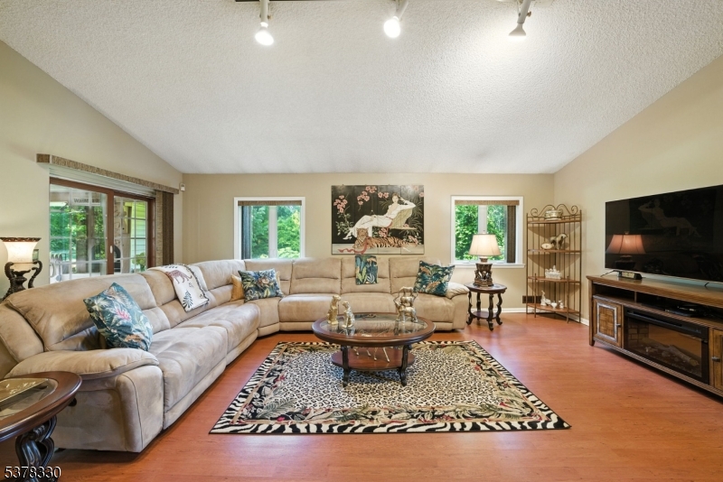 511 Burlington Rd