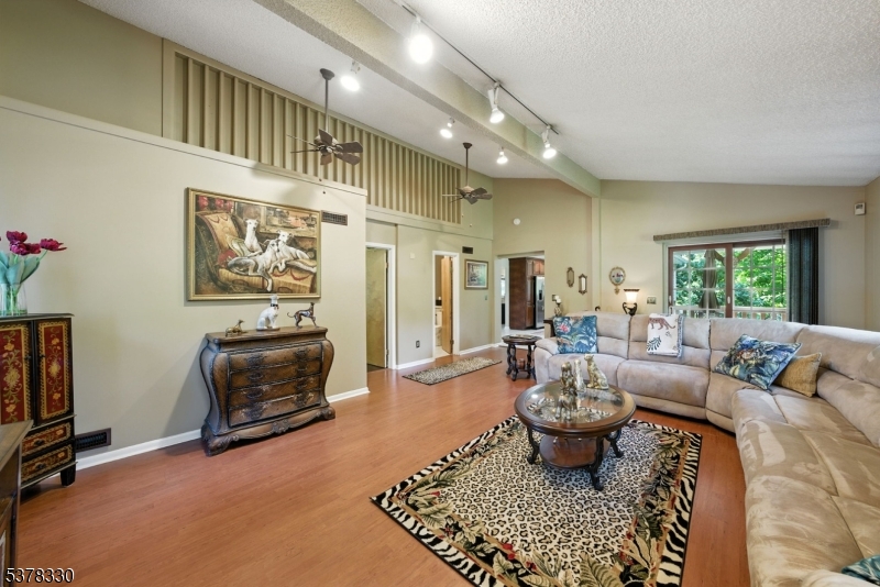 511 Burlington Rd