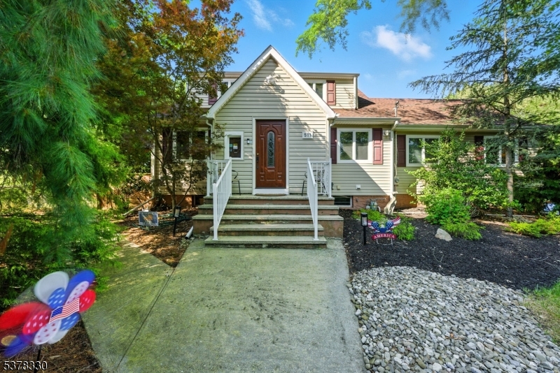 511 Burlington Rd