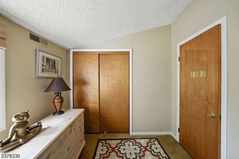 511 Burlington Rd