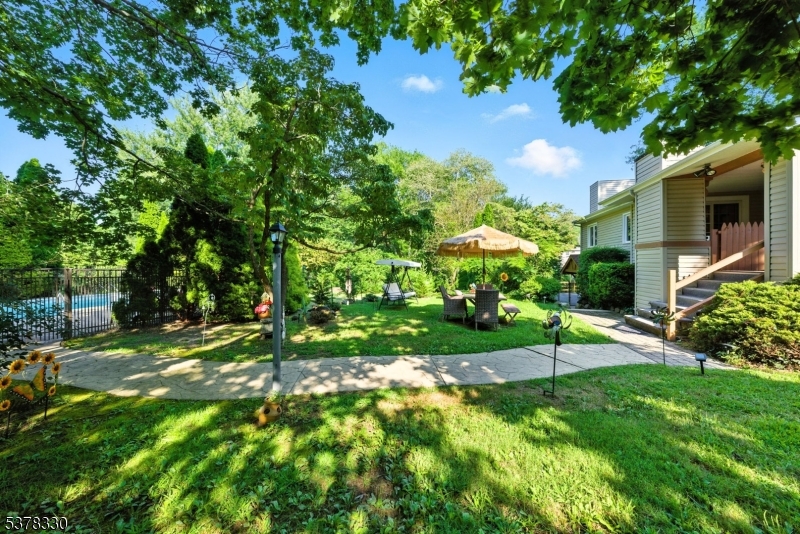 511 Burlington Rd