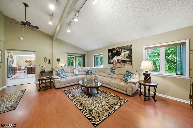 511 Burlington Rd