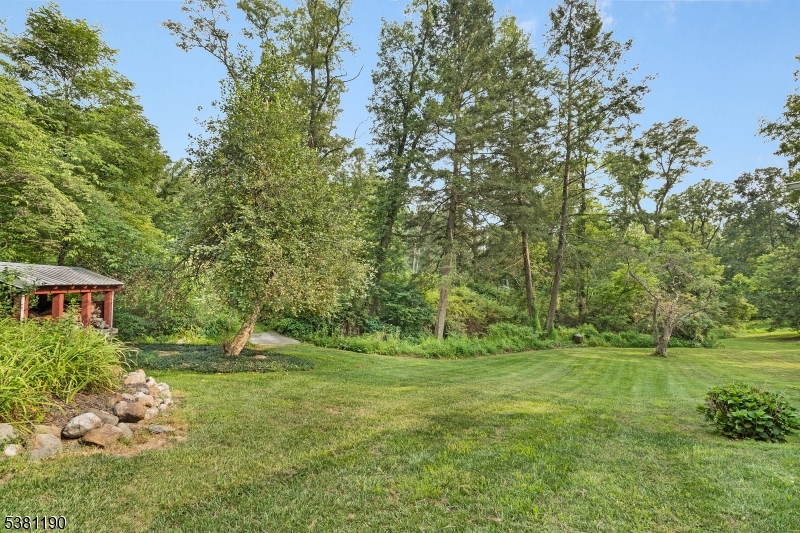 22 Walnut Rd