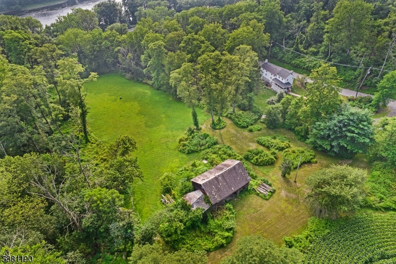 22 Walnut Rd