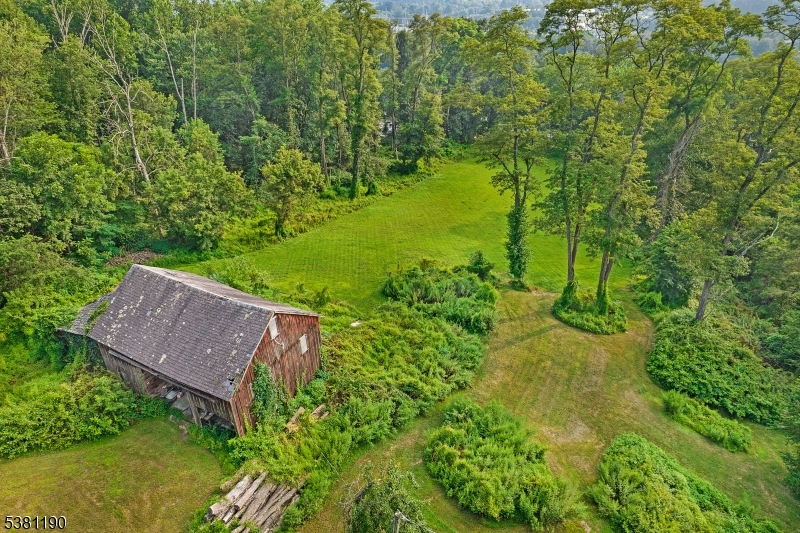 22 Walnut Rd