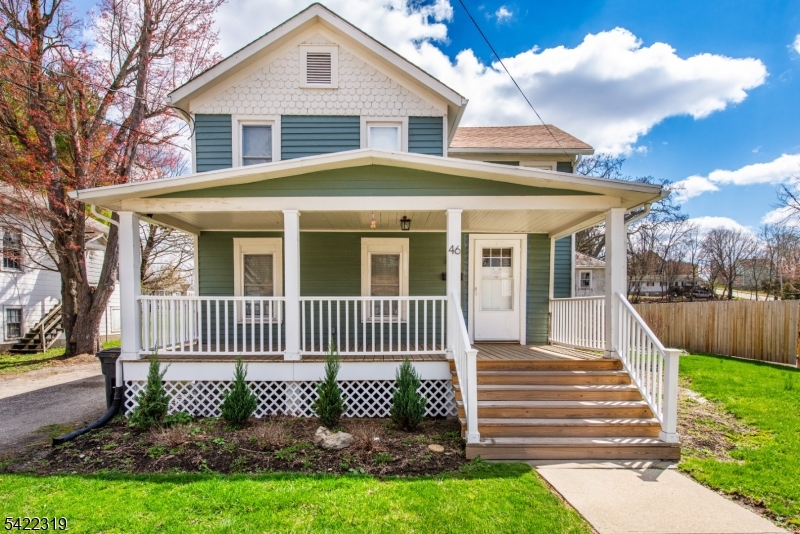 46 E Main St