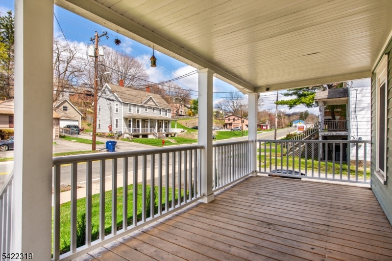 46 E Main St