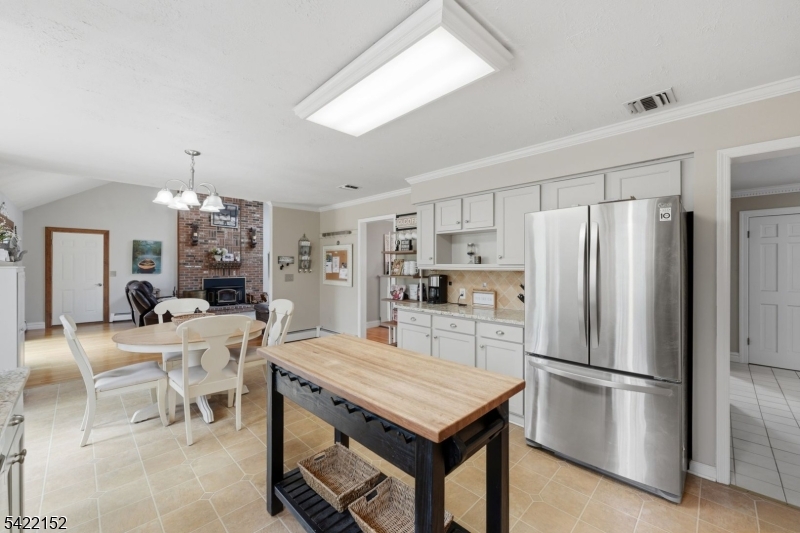 10 Acorn Dr