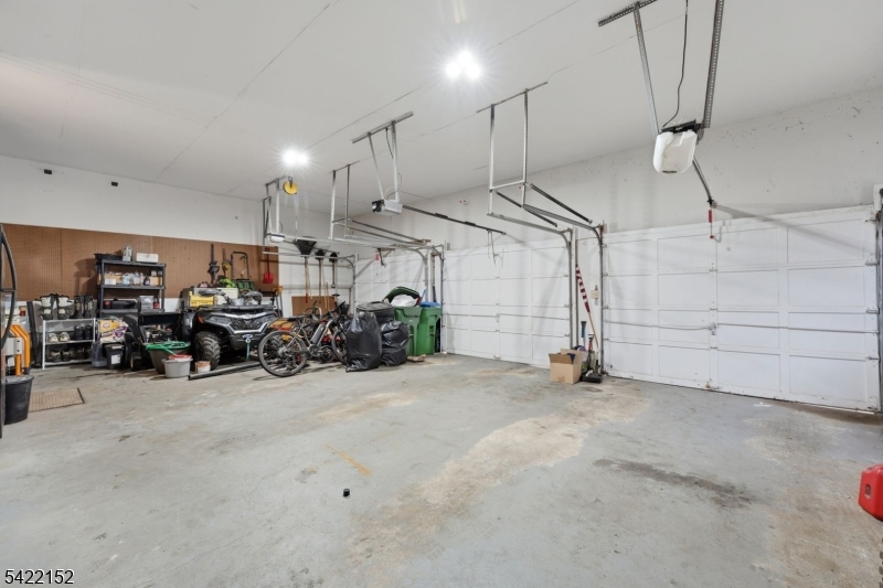 10 Acorn Dr