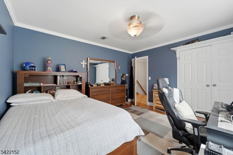 10 Acorn Dr