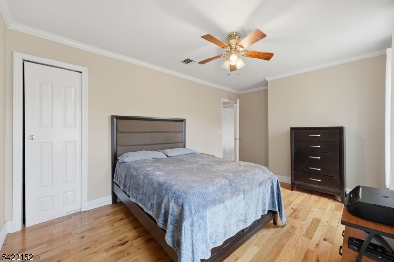 10 Acorn Dr