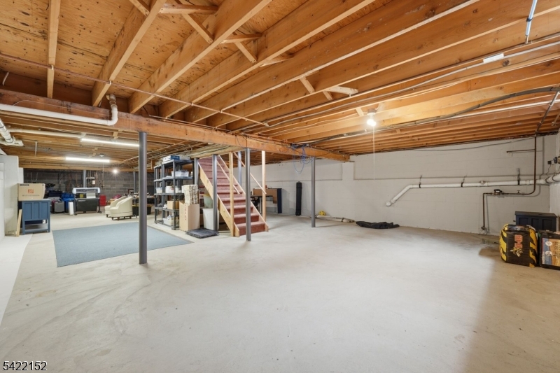 10 Acorn Dr