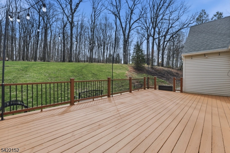 10 Acorn Dr