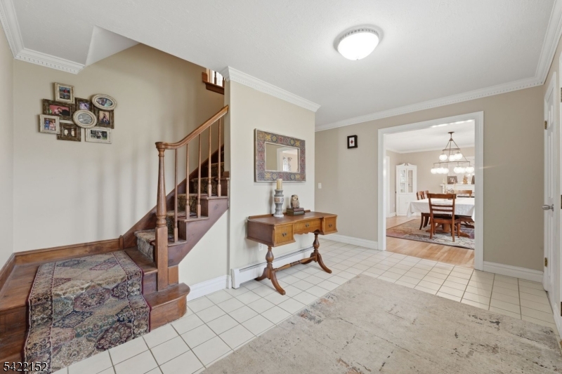 10 Acorn Dr