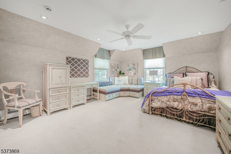 22 Fawn Dr