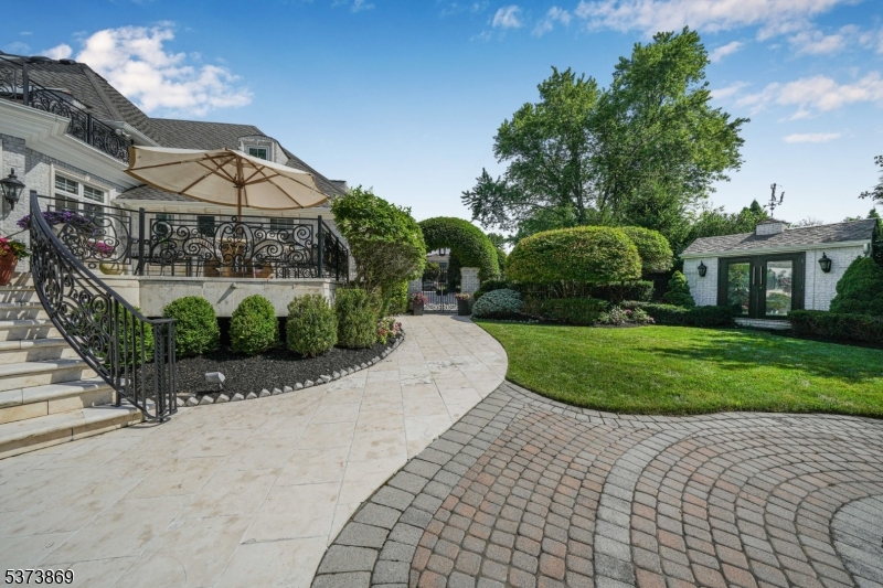 22 Fawn Dr
