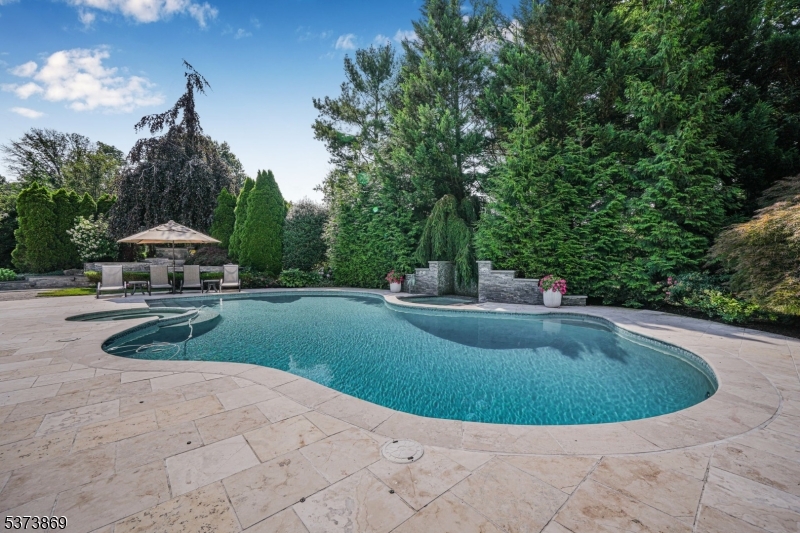 22 Fawn Dr