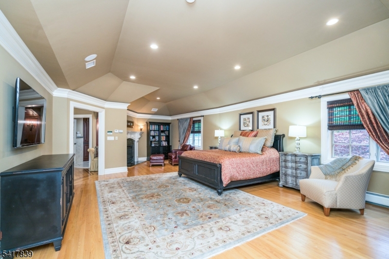 22 Sunset Ln