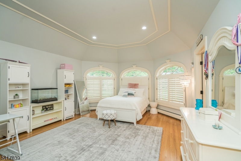 22 Sunset Ln